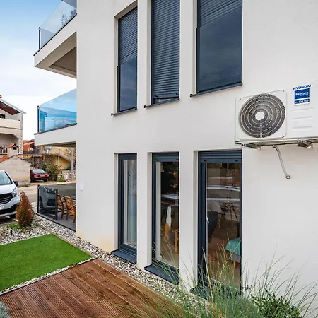 Apartman 1 Bedroom Beautiful In