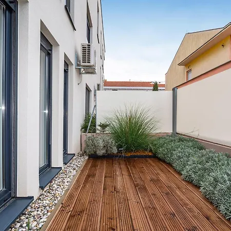 1 Bedroom Beautiful In Apartman Zára